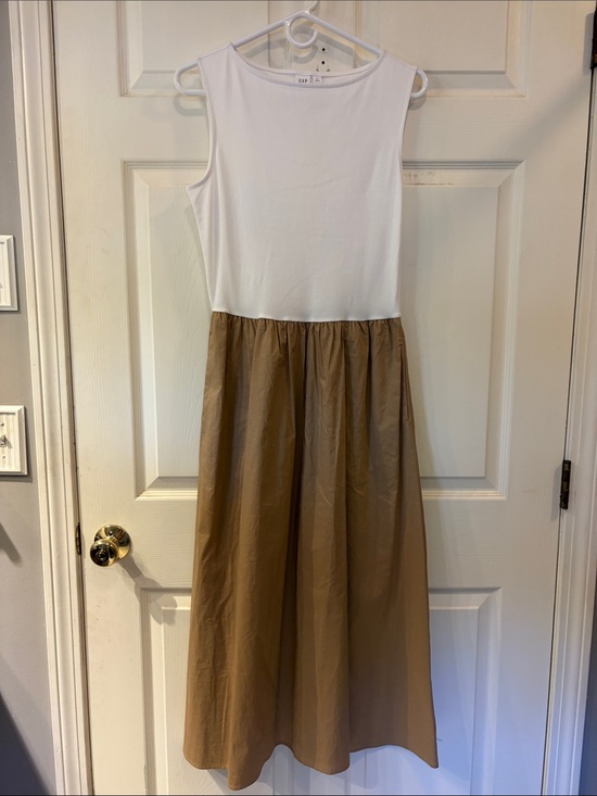 GAP Dresses & Skirts - GAP White & Tan Sleeveless Two-Tone Maxi Dress